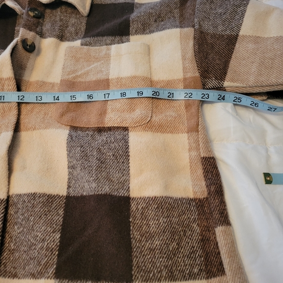 Womens Shacket - Picture 2 of 10